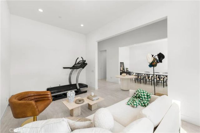 12525 N Silver Spur, Porter Ranch, CA 91326
