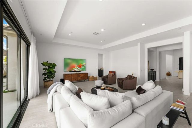 12525 N Silver Spur, Porter Ranch, CA 91326