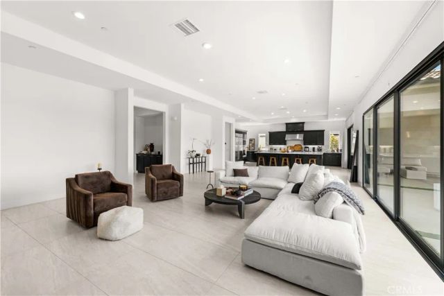 12525 N Silver Spur, Porter Ranch, CA 91326