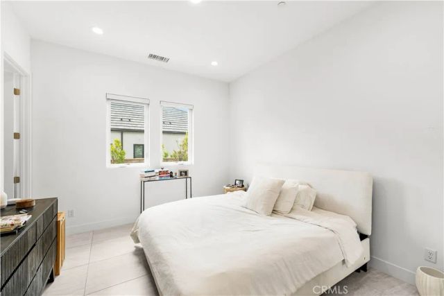 12525 N Silver Spur, Porter Ranch, CA 91326