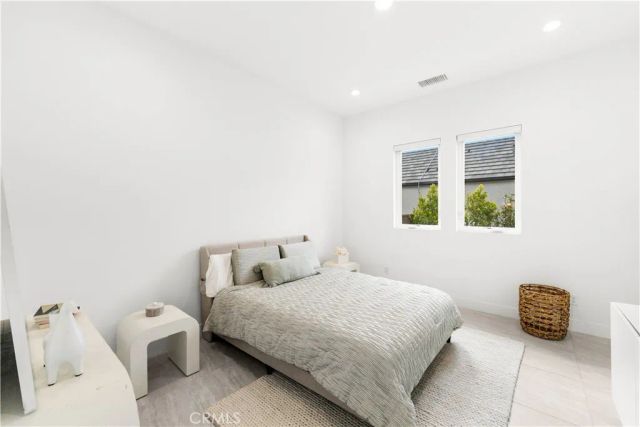 12525 N Silver Spur, Porter Ranch, CA 91326