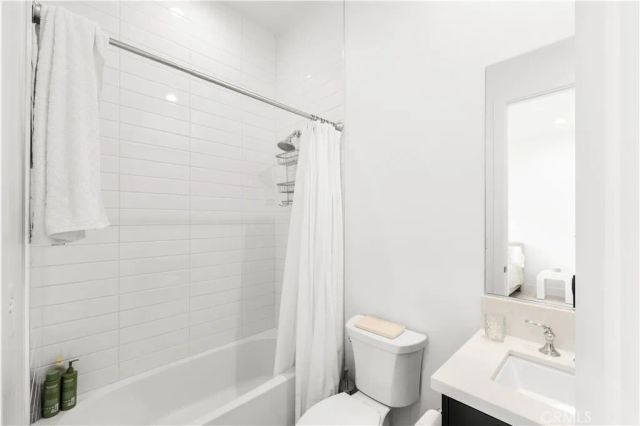 12525 N Silver Spur, Porter Ranch, CA 91326