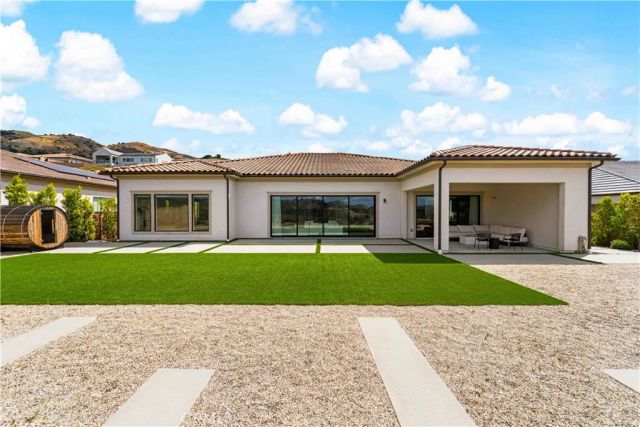 12525 N Silver Spur, Porter Ranch, CA 91326