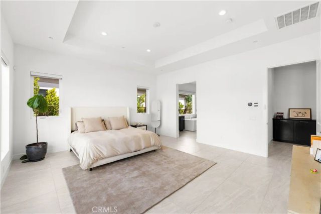 12525 N Silver Spur, Porter Ranch, CA 91326