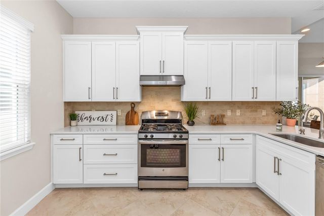 1682 VICTORIA GARDENS DRIVE, Deland, FL 32724
