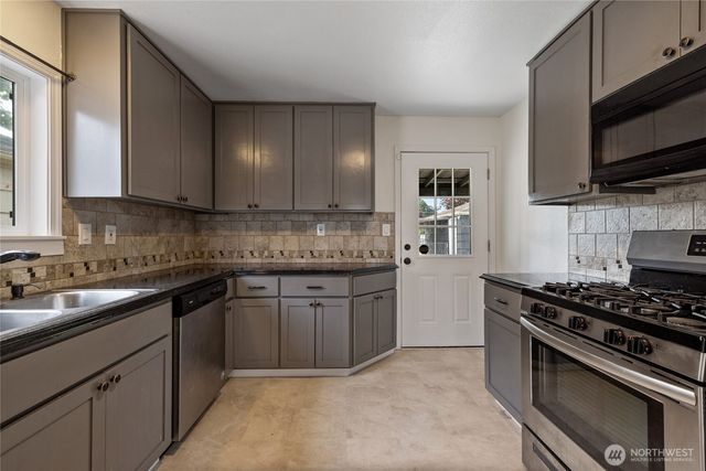 15113 SW Grant Avenue, Lakewood, WA 98498