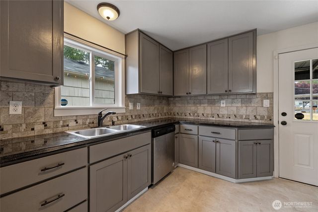 15113 SW Grant Avenue, Lakewood, WA 98498