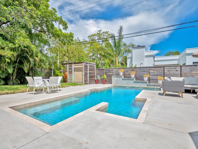 3220 S Olive Avenue, West Palm Beach, FL 33405