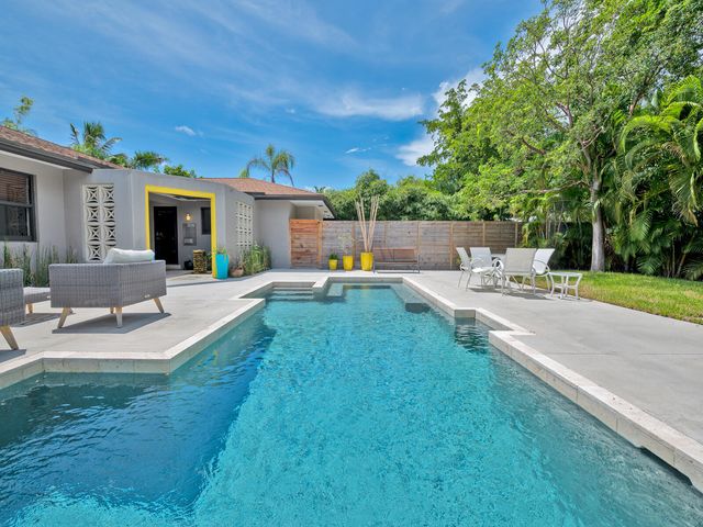 3220 S Olive Avenue, West Palm Beach, FL 33405