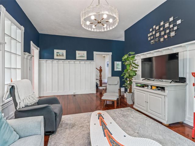 511 E MIRROR LAKE DRIVE, Fruitland Park, FL 34731