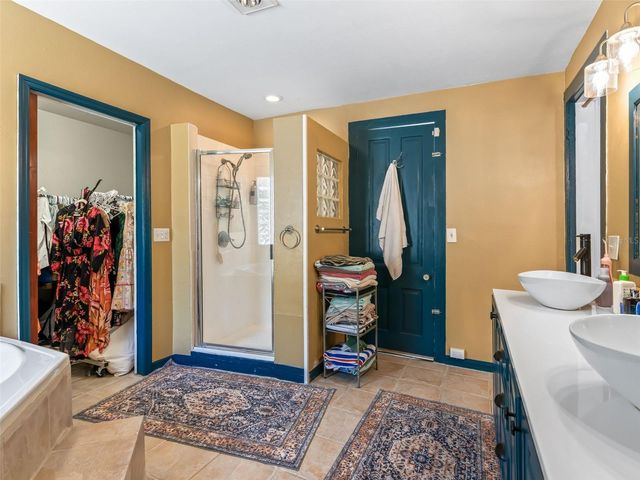 511 E MIRROR LAKE DRIVE, Fruitland Park, FL 34731