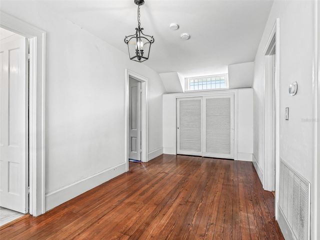 511 E MIRROR LAKE DRIVE, Fruitland Park, FL 34731