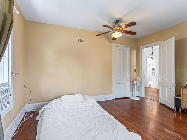 511 E MIRROR LAKE DRIVE, Fruitland Park, FL 34731
