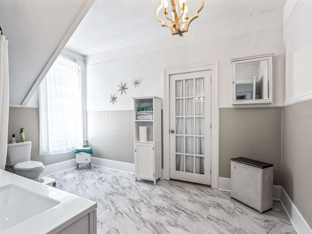 511 E MIRROR LAKE DRIVE, Fruitland Park, FL 34731