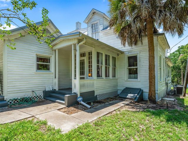 511 E MIRROR LAKE DRIVE, Fruitland Park, FL 34731