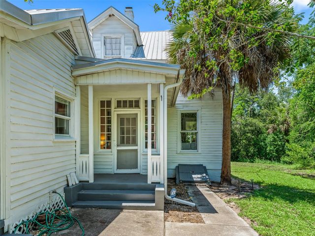 511 E MIRROR LAKE DRIVE, Fruitland Park, FL 34731