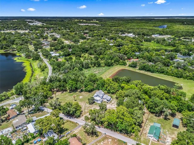 511 E MIRROR LAKE DRIVE, Fruitland Park, FL 34731