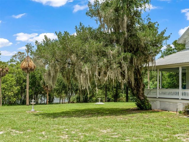 511 E MIRROR LAKE DRIVE, Fruitland Park, FL 34731