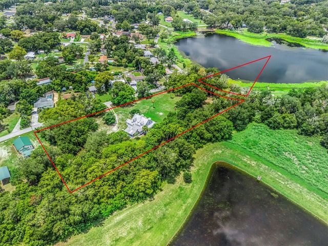 511 E MIRROR LAKE DRIVE, Fruitland Park, FL 34731