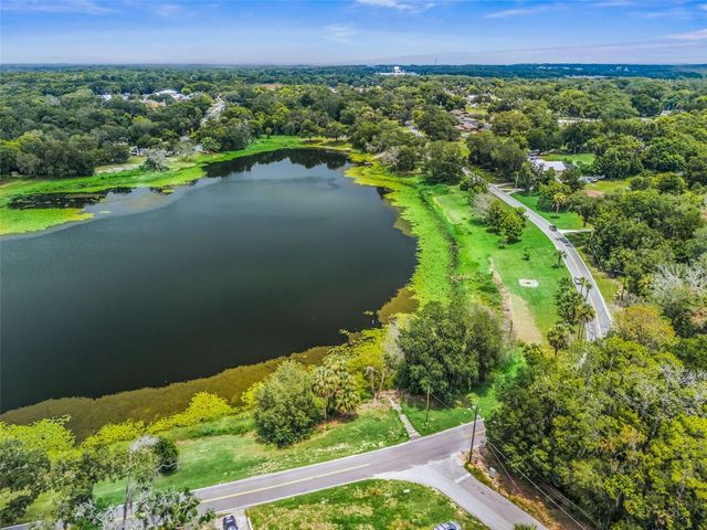 511 E MIRROR LAKE DRIVE, Fruitland Park, FL 34731