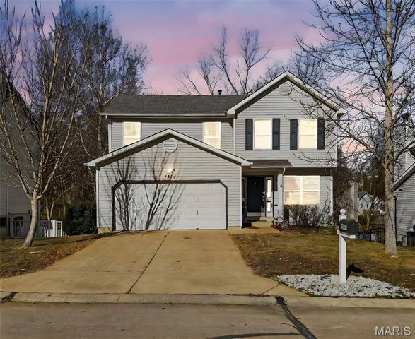 1075 Fenton Park Drive, Fenton, MO 63026