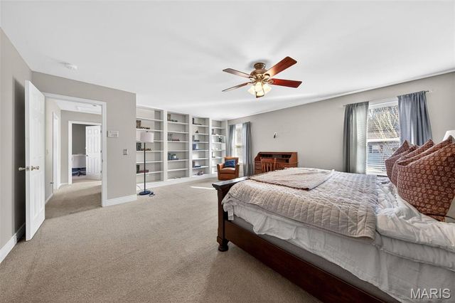 1075 Fenton Park Drive, Fenton, MO 63026