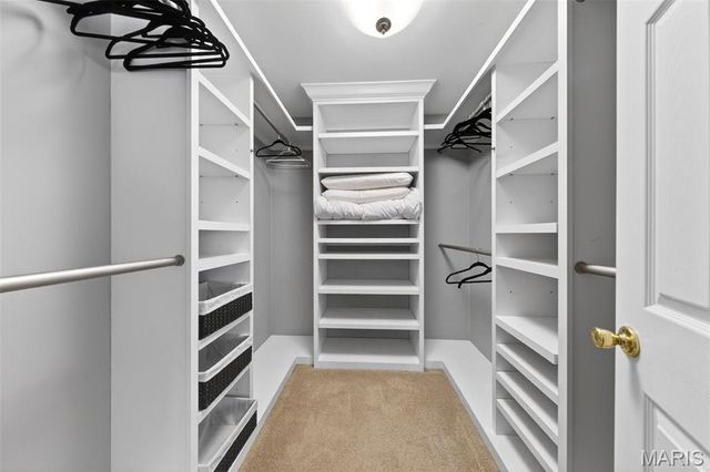 1075 Fenton Park Drive, Fenton, MO 63026