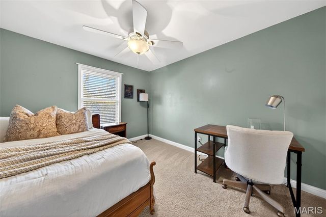 1075 Fenton Park Drive, Fenton, MO 63026