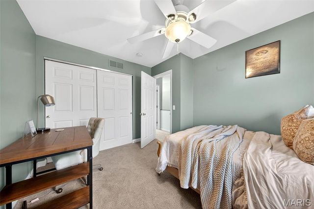 1075 Fenton Park Drive, Fenton, MO 63026