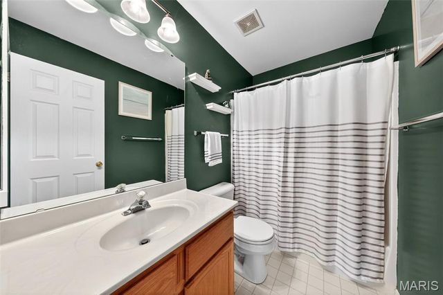 1075 Fenton Park Drive, Fenton, MO 63026