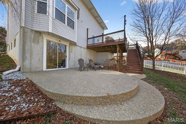 1075 Fenton Park Drive, Fenton, MO 63026