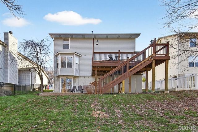 1075 Fenton Park Drive, Fenton, MO 63026