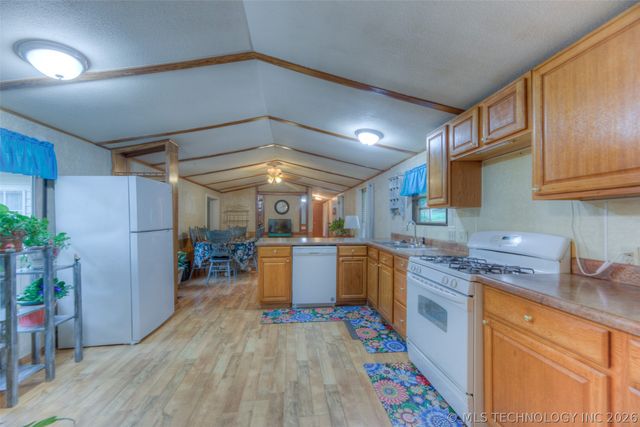 67 N 196th West Avenue, Sand Springs, OK 74063
