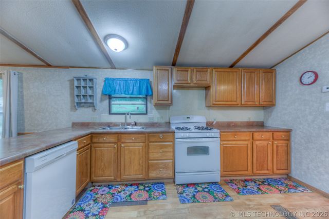 67 N 196th West Avenue, Sand Springs, OK 74063