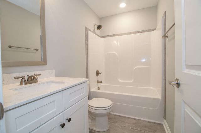 1080 Harrison Way, Clarksville, TN 37042