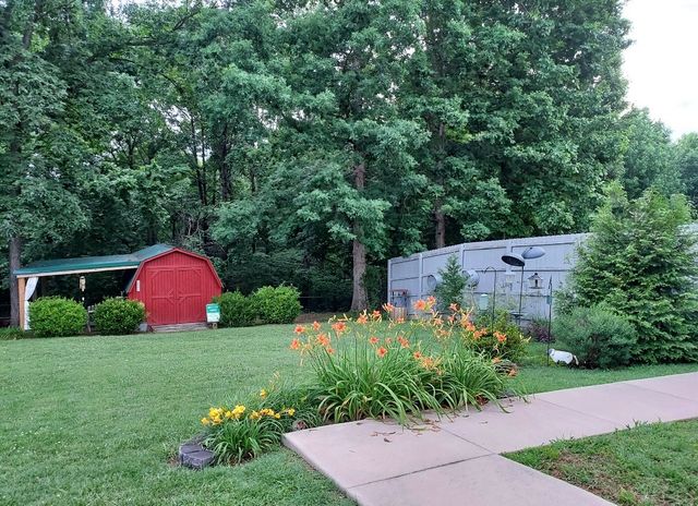 183 Taylor Ln, Lafayette, TN 37083