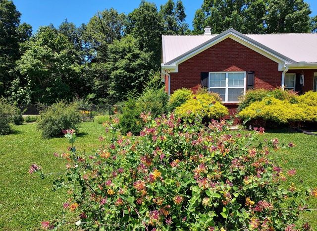 183 Taylor Ln, Lafayette, TN 37083