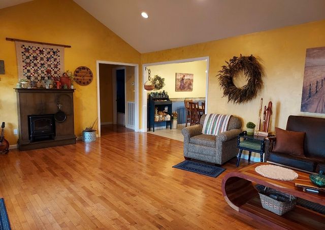 183 Taylor Ln, Lafayette, TN 37083