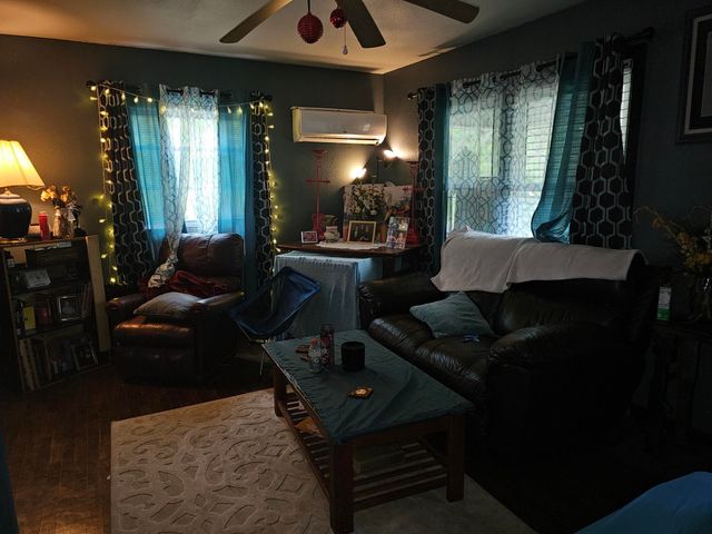 207 Forrest St, Henderson, TX 75654