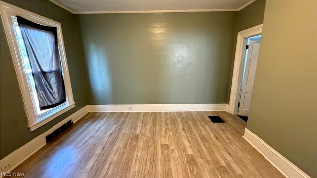 7425 Harvard Avenue, Cleveland, OH 44105
