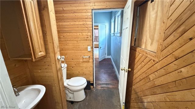 7425 Harvard Avenue, Cleveland, OH 44105