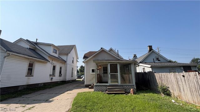 7425 Harvard Avenue, Cleveland, OH 44105