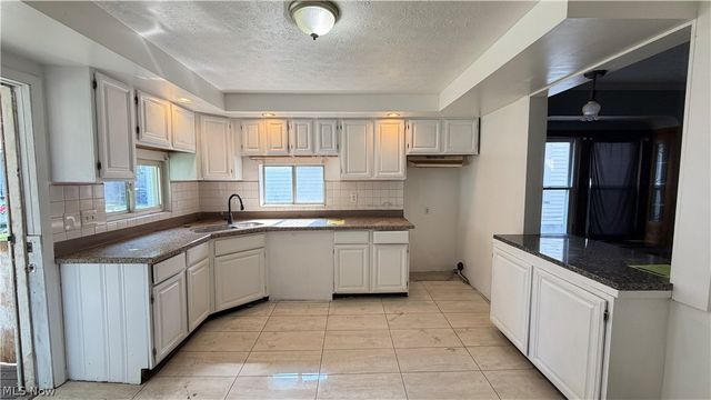 7425 Harvard Avenue, Cleveland, OH 44105
