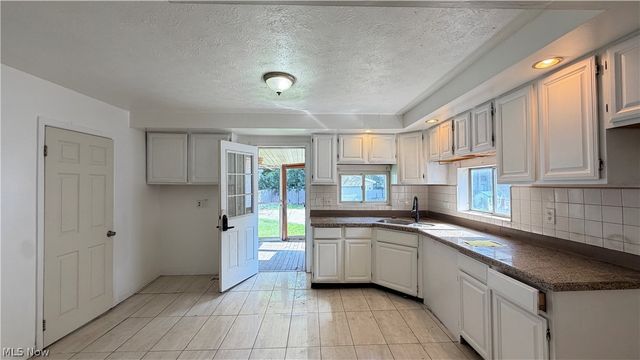 7425 Harvard Avenue, Cleveland, OH 44105