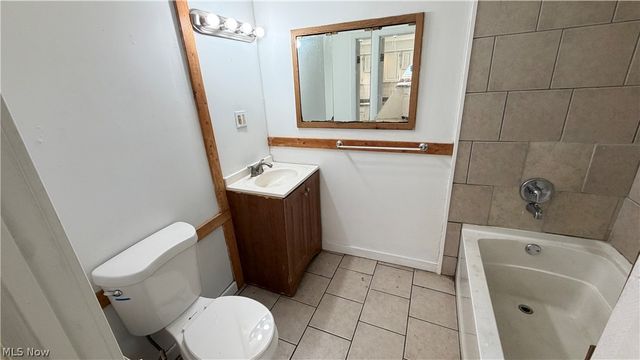 7425 Harvard Avenue, Cleveland, OH 44105
