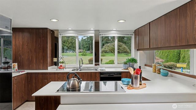 14121 SE Fairwood Boulevard, Renton, WA 98058