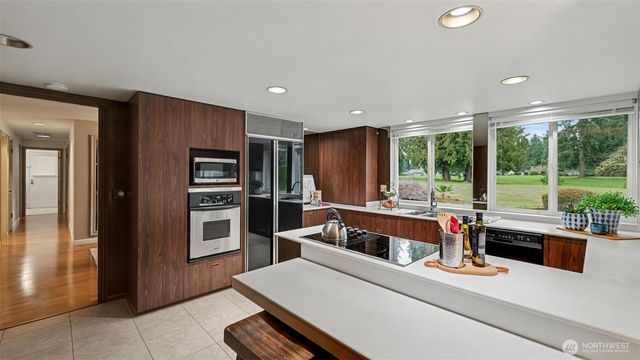 14121 SE Fairwood Boulevard, Renton, WA 98058