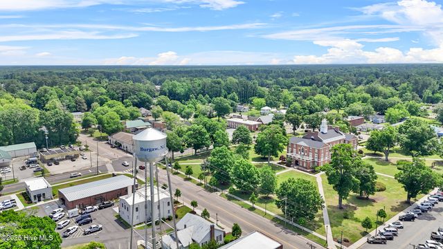 508 N Wright Street, Burgaw, NC 28425