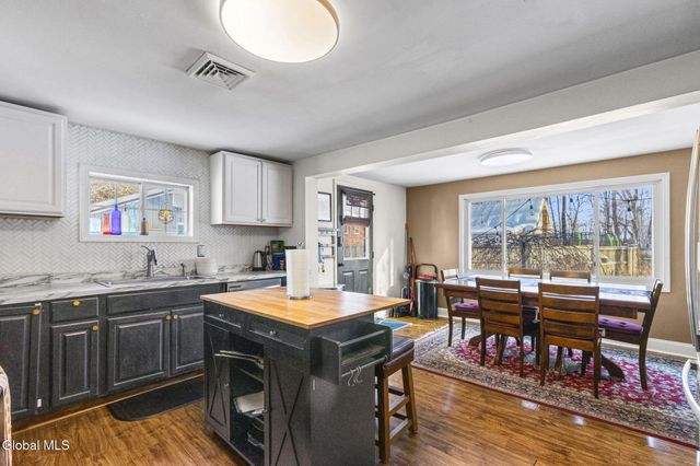 4 Valleyview Avenue, Rotterdam, NY 12306