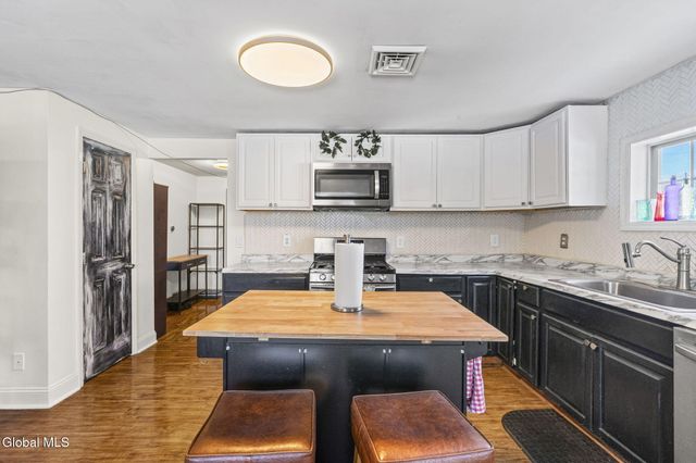 4 Valleyview Avenue, Rotterdam, NY 12306